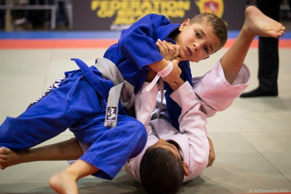 Read more about the article “How long should we keep our kids out of jiu jitsu during the summer?”